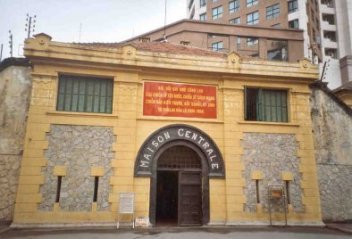 prison Hoa Lo (Hoan Kien, Hanoi) prison Hoa Lo (Hoan Kien, Hanoi)
