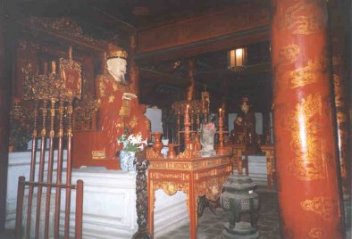 Confucius (551-479), temple de la Grande Synthèse, temple de la littérature (rue Quoc Tu Giam, quartier Van Mieu, arrondissement de Dong Da, Hanoi)