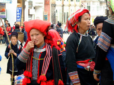 Dao rouge, marché de Sapa (Sapa, Lào Cai)