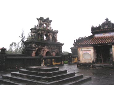 mausolée de Duc Duc (1852-20/07/1883-23/07/1883)(Hué)