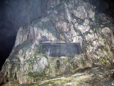 grotte de l’empreinte parfumée, pagode des Parfums (Hông Linh, Nghi Xuân/Can Lôc, Hà Tinh)