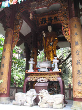 bodhisattva Avalokiteshvara, pagode supérieure, pagode du maître (Hoàng Xa, Phuong Cach, Quôc Oai, Hà Tây)