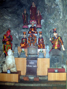 grotte de la Métamorphose du saint, pagode supérieure, pagode du maître (Hoàng Xa, Phuong Cach, Quôc Oai, Hà Tây)