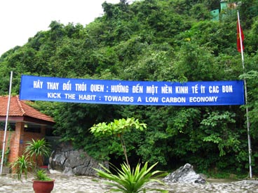 grotte des surprises, baie d'Along (Quang Ninh)