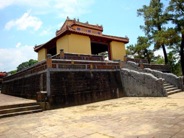 pavillon de la stèle, tombeau de Minh Mang (1791-1820-1841)(Hué)