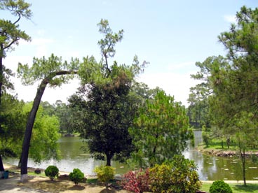 lac de la Clarté Pure, tombeau de Minh Mang (1791-1820-1841)(Hué)