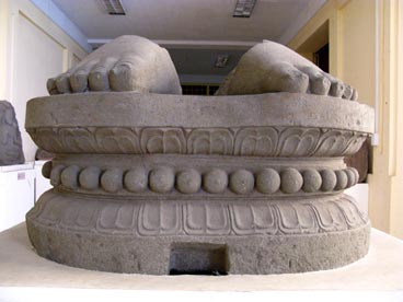 piédestal de statue, musée Cham (Danang)