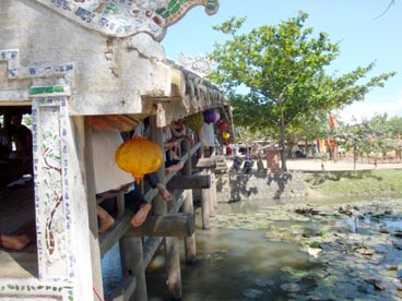 pont à toiture en tuile de Thanh Toan (Thuy Thanh, Huong Thuy, Hué, Thùa Thiên-Hué)