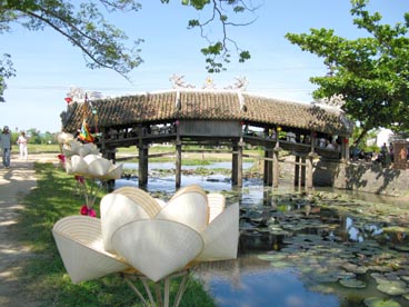 pont à toiture en tuile de Thanh Toan (Thuy Thanh, Huong Thuy, Hué, Thùa Thiên-Hué)