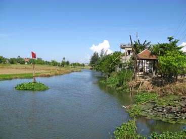 pont à toiture en tuile de Thanh Toan (Thuy Thanh, Huong Thuy, Hué, Thùa Thiên-Hué)