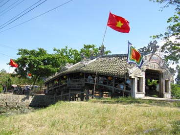 pont à toiture en tuile de Thanh Toan (Thuy Thanh, Huong Thuy, Hué, Thùa Thiên-Hué)