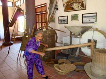 pont à toiture en tuile de Thanh Toan (Thuy Thanh, Huong Thuy, Hué, Thùa Thiên-Hué)