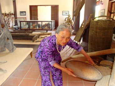 pont à toiture en tuile de Thanh Toan (Thuy Thanh, Huong Thuy, Hué, Thùa Thiên-Hué)