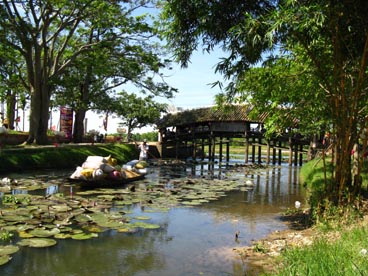 pont à toiture en tuile de Thanh Toan (Thuy Thanh, Huong Thuy, Hué, Thùa Thiên-Hué)