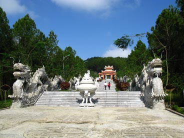 temple de Tran Nhan Tong 陳仁宗 (1258–1308) (rue An Tây, Hué, Thua Thien-Hué)