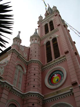 église Tan Dinh (289 rue Hai Ba Trung, quartier 8, 3ème arrondissement, Ho Chi Minh ville) église Tan Dinh (289 rue Hai Ba Trung, quartier 8, 3ème arrondissement, Ho Chi Minh ville)