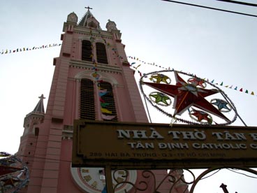 église Tan Dinh (289 rue Hai Ba Trung, quartier 8, 3ème arrondissement, Ho Chi Minh ville) église Tan Dinh (289 rue Hai Ba Trung, quartier 8, 3ème arrondissement, Ho Chi Minh ville)