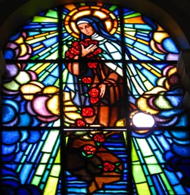 sainte Elisabeth de Hongrie (1207-1231), église Tan Dinh (289 rue Hai Ba Trung, quartier 8, 3ème arrondissement, Ho Chi Minh ville) sainte Elisabeth de Hongrie (1207-1231), église Tan Dinh (289 rue Hai Ba Trung, quartier 8, 3ème arrondissement, Ho Chi Minh ville)