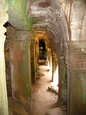 Ta Prohm (l'ancêtre Brahmâ), milieu du XII° au début du XIII° siècle, culte bouddhique, site d'Angkor (Siem Reap, Cambodge)