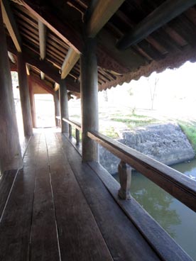 pont à toiture en tuile de Thanh Toan (Thuy Thanh, Huong Thuy, Hué, Thùa Thiên-Hué)