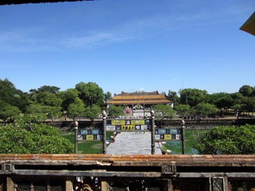 pont des Eaux d'Or et palais de l'harmonie suprème (Điện Thái Hòa 太和殿), cité impériale (Hué)