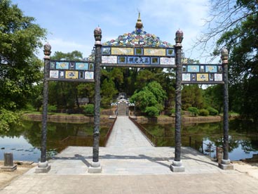 pont Thong Minh et tombe, tombeau de Minh Mang (1791-1820-1841)(Hué)