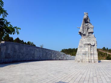 Nguyễn Huệ (1753-1792)(empereur Quang Trung)(Hué, mont Bân)